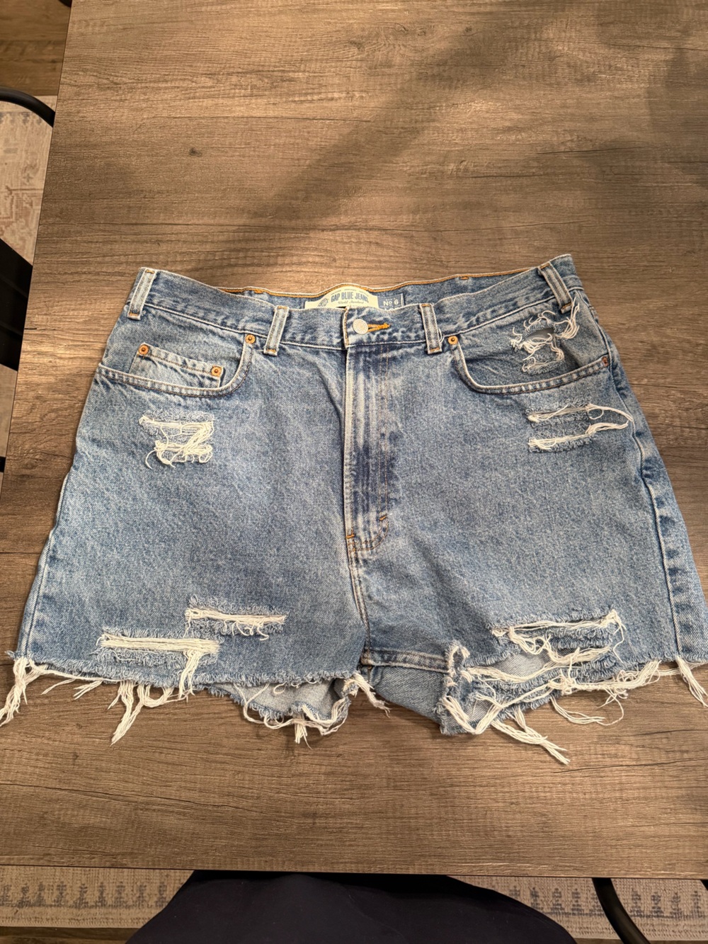 GAP Vintage Light Blue Distressed High-Waist Jean Shorts Baggy Beach denim Sz 38